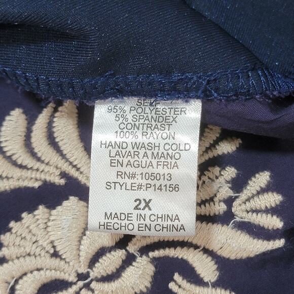 Andree by UNIT Embroidered Plus Size 2X Blue Velvet Wide Sleeve Tunic Top Boho - Picture 4 of 7